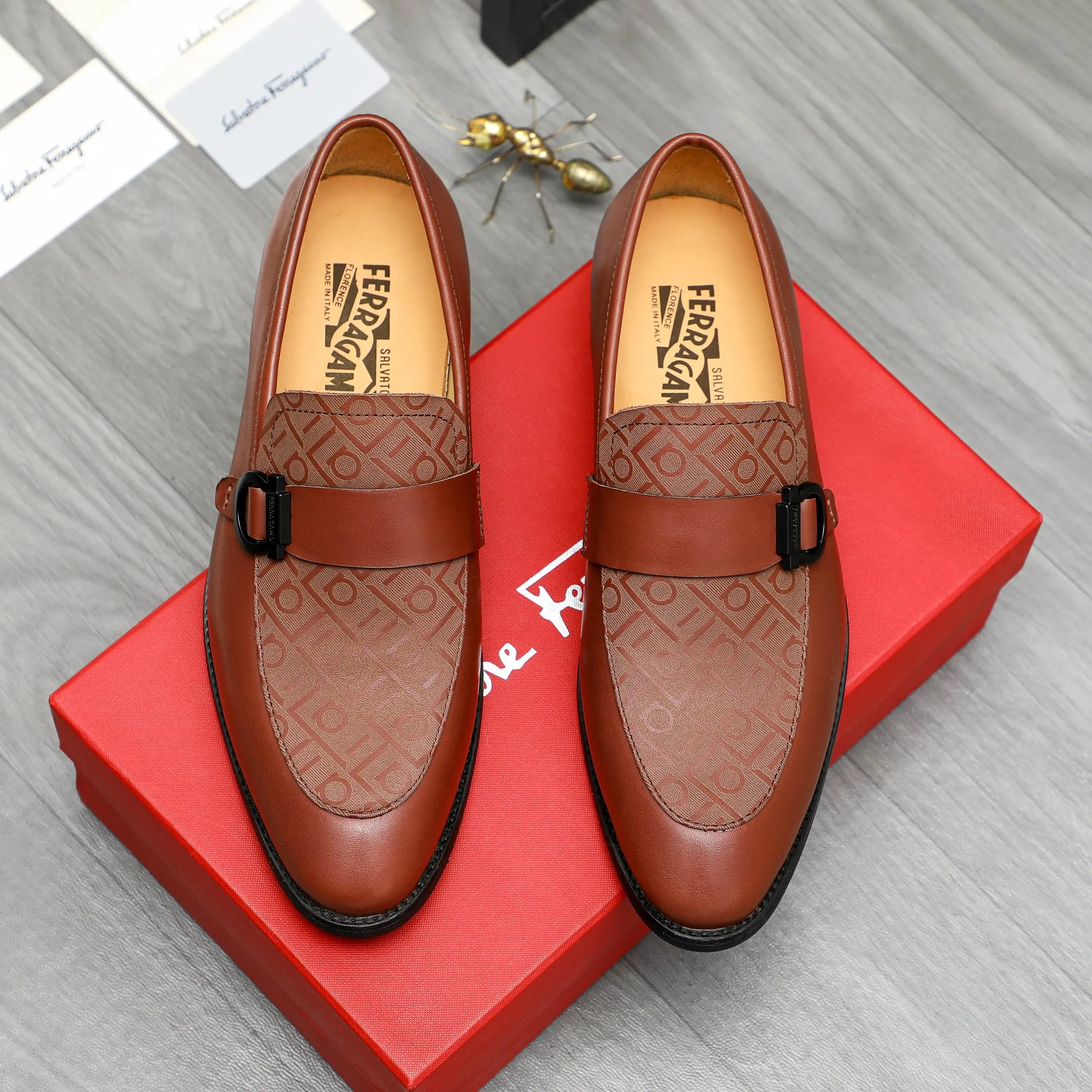 Men's men's shoes💰460 Product trademark: Ferragamo "Ferragamo" business slip-on leather shoes Regular size: 39-44 Product materials: Selected high-quality cowhide upper, cowhide lining, original outsole